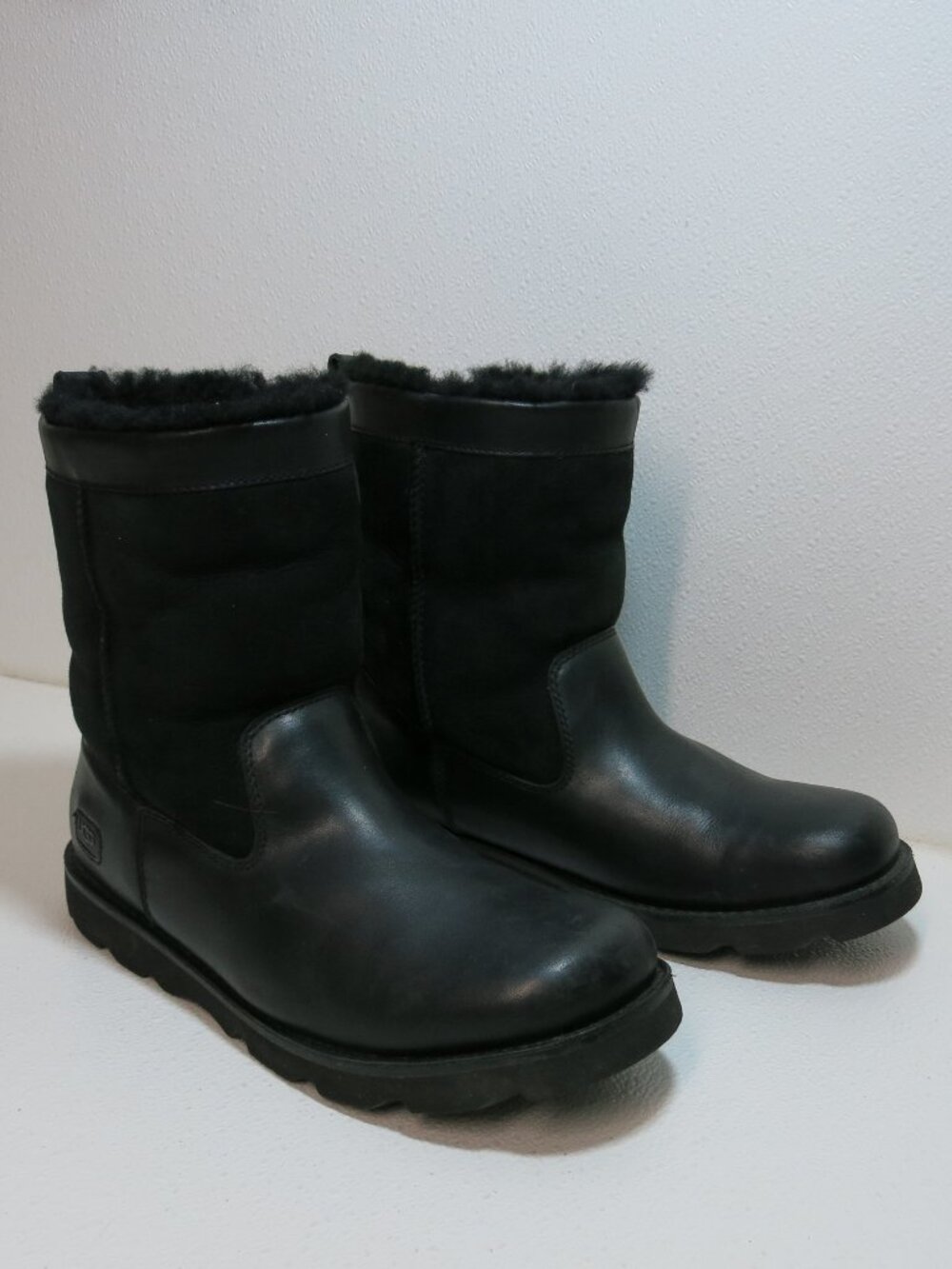 UGG Wrangell 5790 Men's Boot Insulated Winter Boots Winter Footwear Shoes sz 11 - Picture 2 of 7